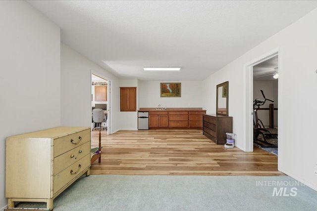 16921 Oasis Rd, Caldwell, ID 83607