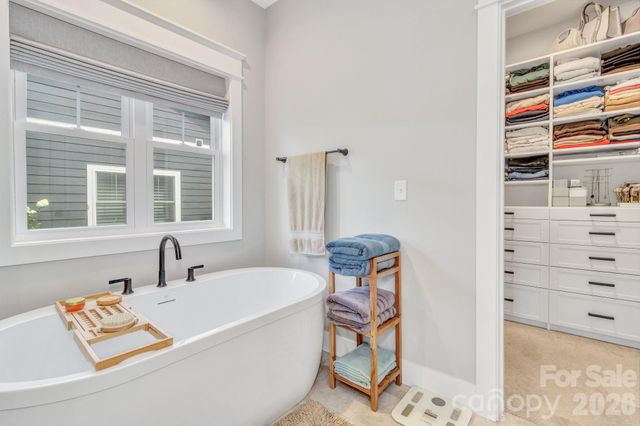 136 Ellis Lane, Arden, NC 28704