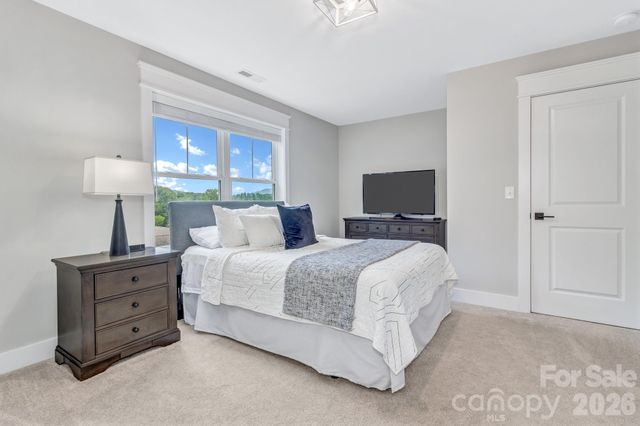 136 Ellis Lane, Arden, NC 28704