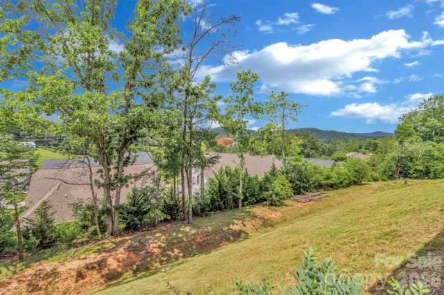 136 Ellis Lane, Arden, NC 28704