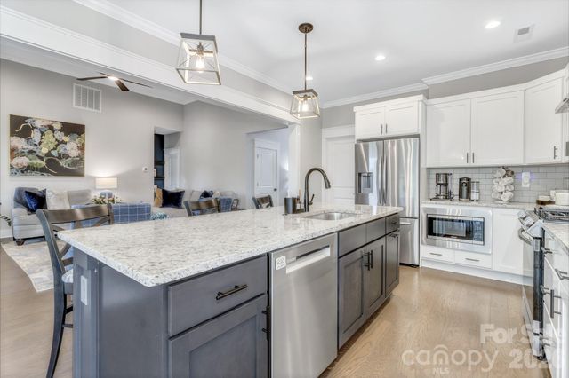136 Ellis Lane, Arden, NC 28704