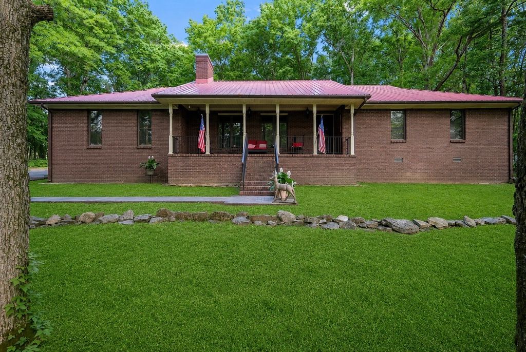 2501 Huntsville Hwy, Fayetteville, TN 37334