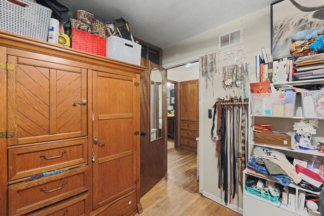 931 S Broadmoor, Wichita, KS 67207