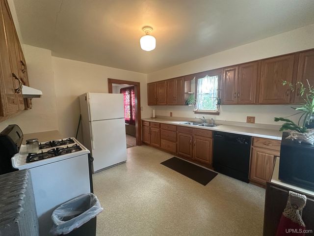 6305 S 3rd Street, Wells, MI 49894