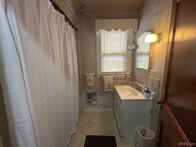 6305 S 3rd Street, Wells, MI 49894