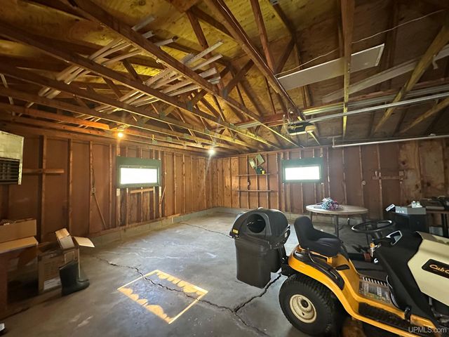 6305 S 3rd Street, Wells, MI 49894