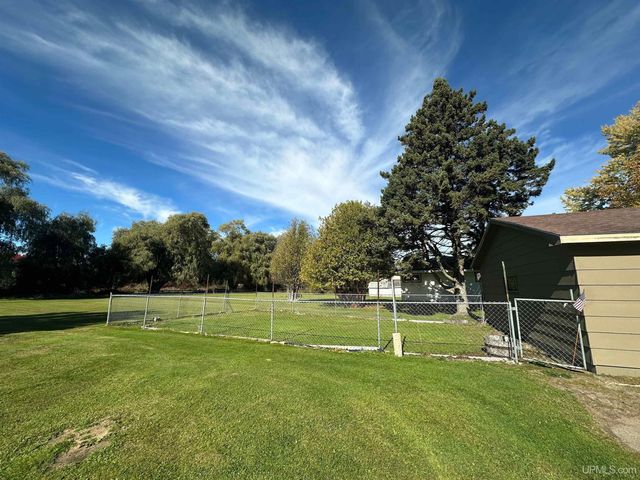 6305 S 3rd Street, Wells, MI 49894