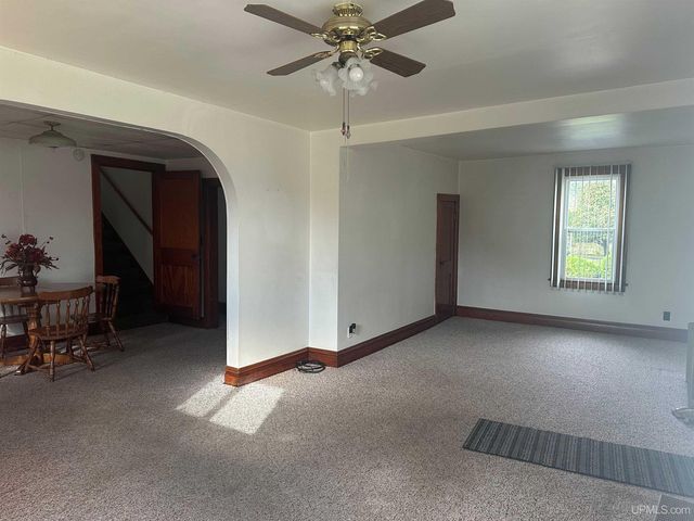 6305 S 3rd Street, Wells, MI 49894