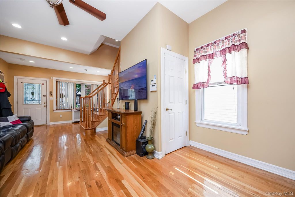 88-35 75th Avenue, Glendale, NY 11385 — photo 5