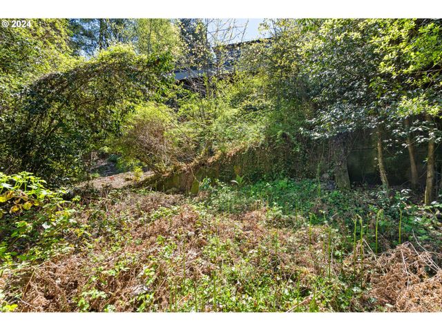 2515 Sw HILLCREST Dr, Portland, OR 97201