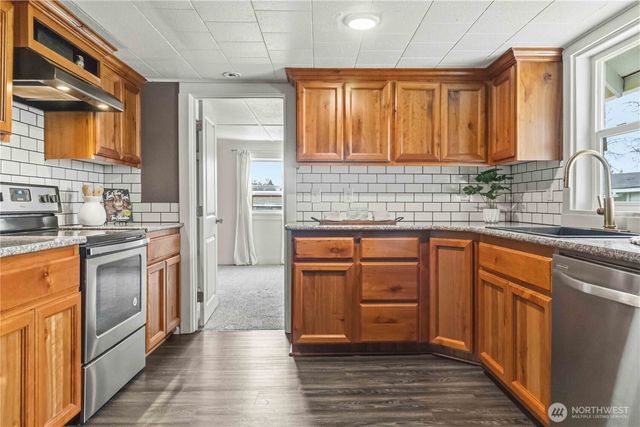 3007 Columbia Heights Road, Longview, WA 98632