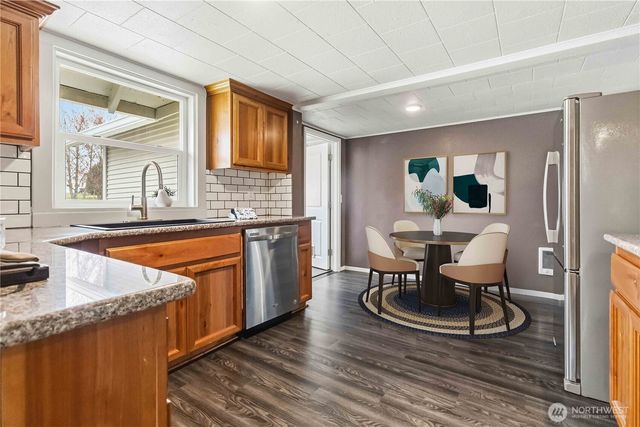 3007 Columbia Heights Road, Longview, WA 98632