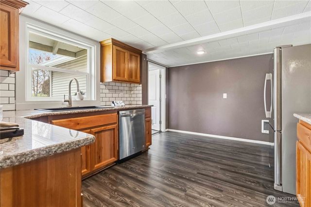 3007 Columbia Heights Road, Longview, WA 98632