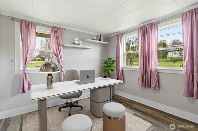 3007 Columbia Heights Road, Longview, WA 98632