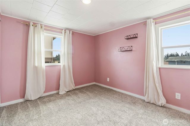 3007 Columbia Heights Road, Longview, WA 98632