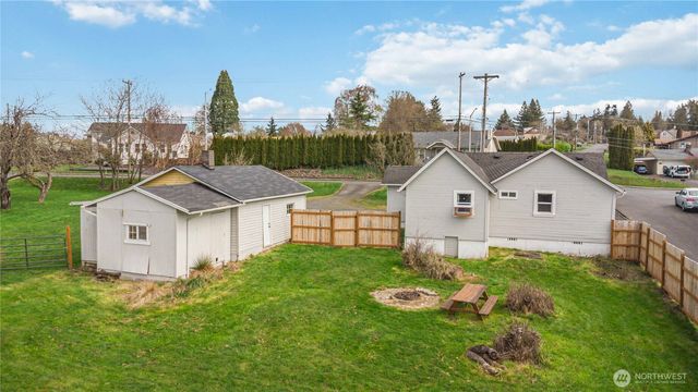 3007 Columbia Heights Road, Longview, WA 98632