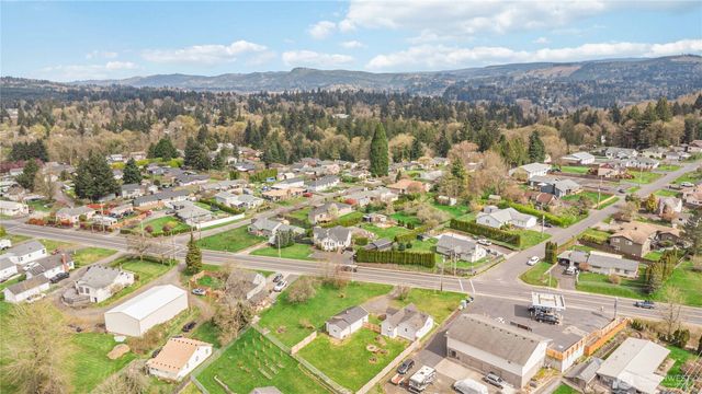 3007 Columbia Heights Road, Longview, WA 98632