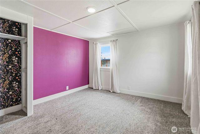 3007 Columbia Heights Road, Longview, WA 98632