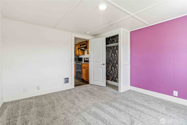 3007 Columbia Heights Road, Longview, WA 98632