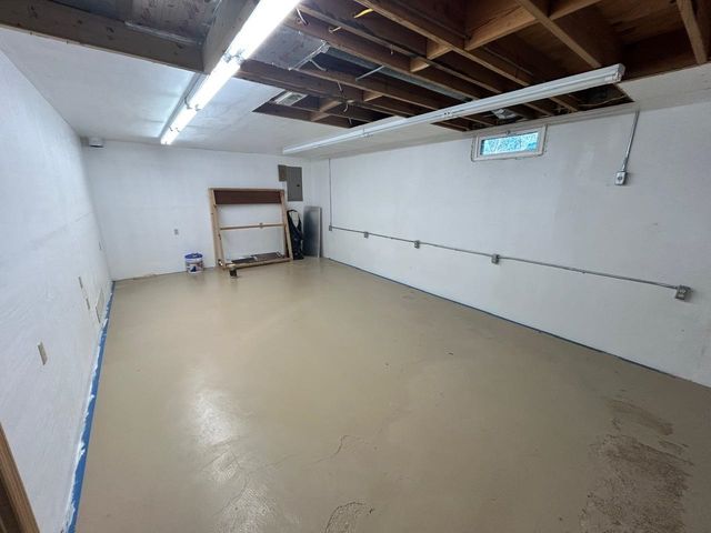 1962 N Country Club Rd, El Dorado, KS 67042