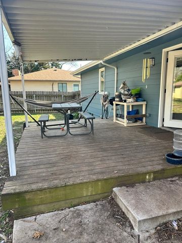 1962 N Country Club Rd, El Dorado, KS 67042