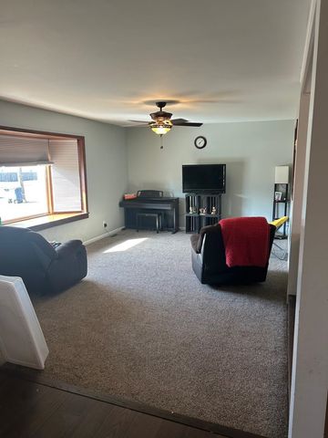 1962 N Country Club Rd, El Dorado, KS 67042