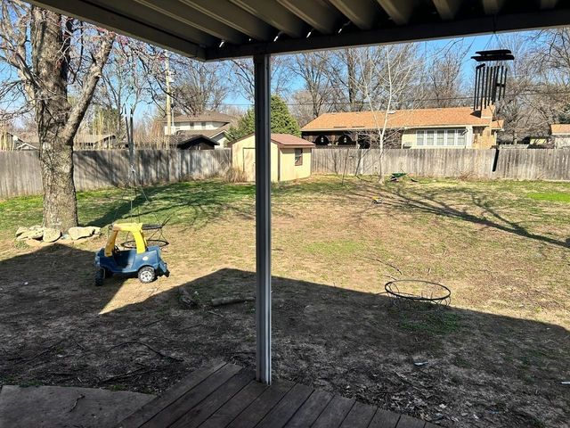 1962 N Country Club Rd, El Dorado, KS 67042