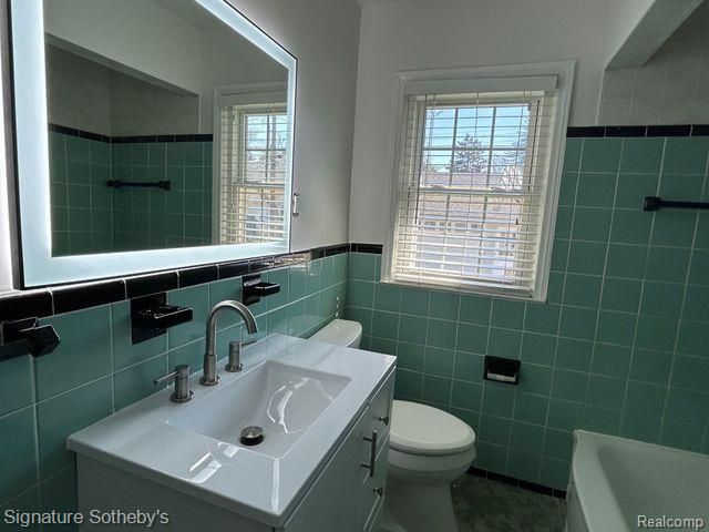 2194 Dorchester Road, Birmingham, MI 48009