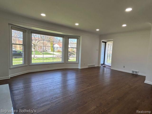 2194 Dorchester Road, Birmingham, MI 48009