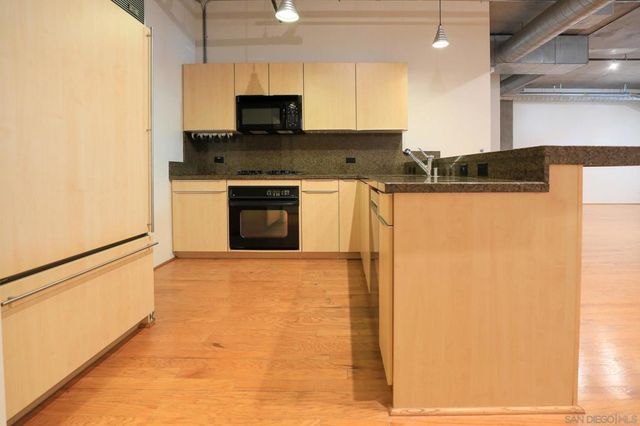 877 island Ave 102, San Diego, CA 92101