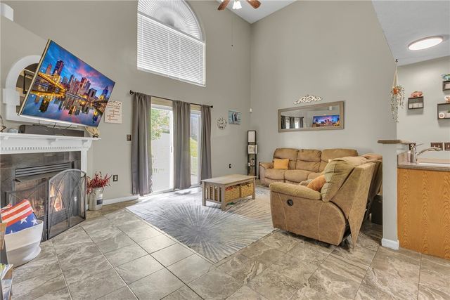113 Aspen Dr, Brighton Twp, PA 15009
