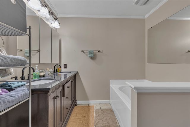 113 Aspen Dr, Brighton Twp, PA 15009