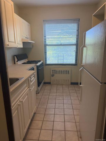 99-32 66 RD 3AA, Rego Park, NY 11374