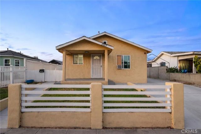 2017 E 112th, Los Angeles, CA 90059