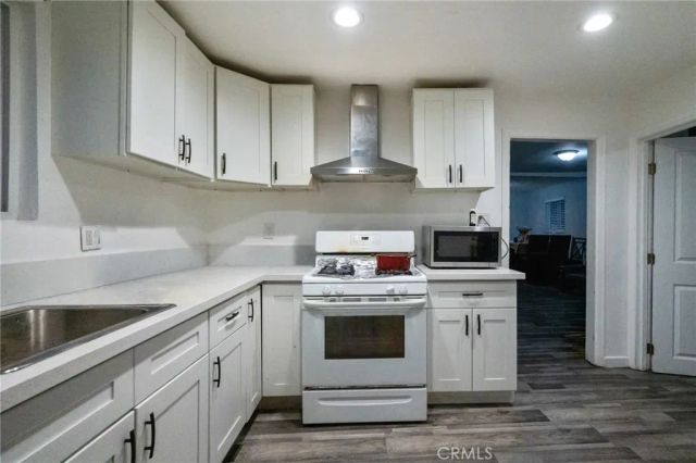 2017 E 112th, Los Angeles, CA 90059