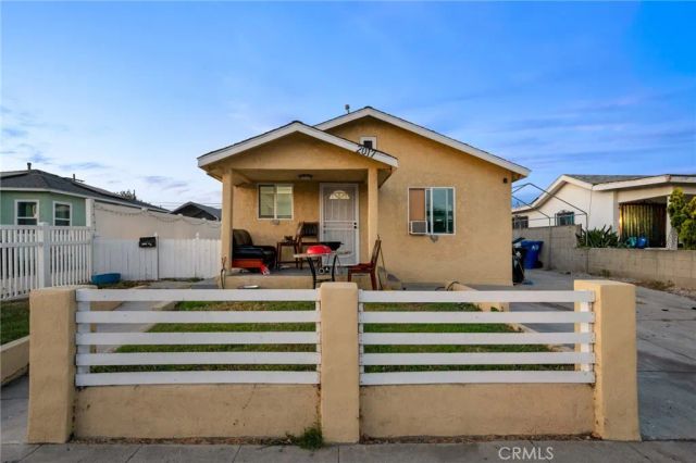2017 E 112th, Los Angeles, CA 90059