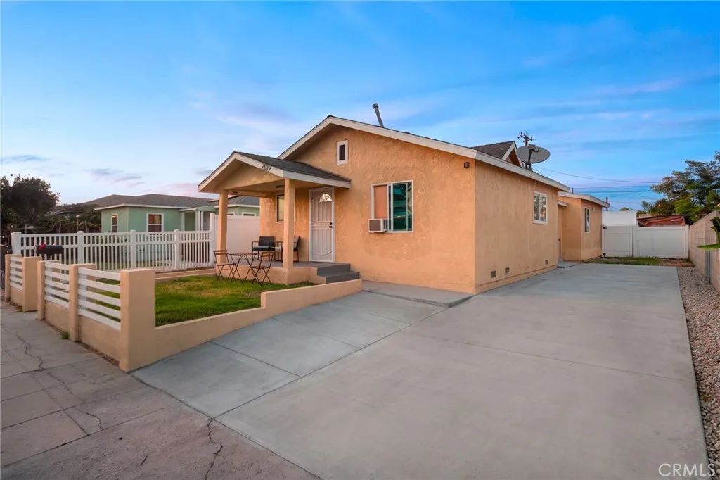 2017 E 112th, Los Angeles, CA 90059