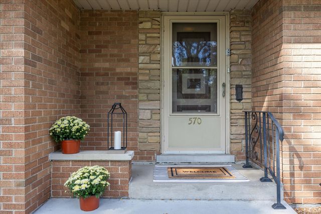 570 S Fairfield Avenue, Lombard, IL 60148