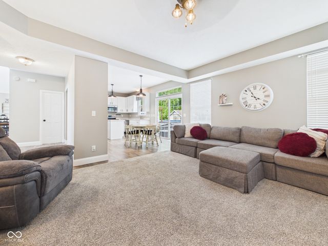 6342 S Cabriolet Way, Pendleton, IN 46064
