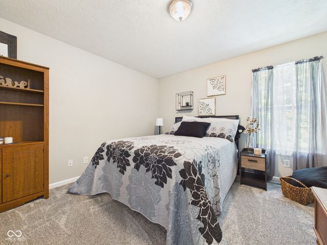 6342 S Cabriolet Way, Pendleton, IN 46064