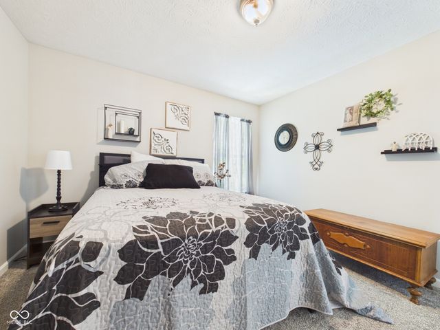 6342 S Cabriolet Way, Pendleton, IN 46064