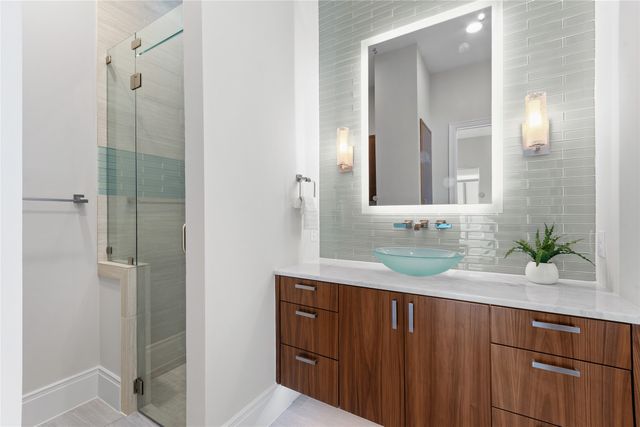 4545 Catina Lane, Dallas, TX 75229