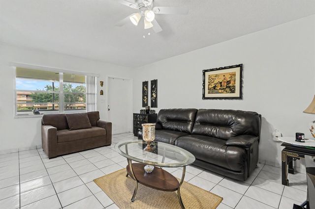 5300 Washington Street E208, Hollywood, FL 33021