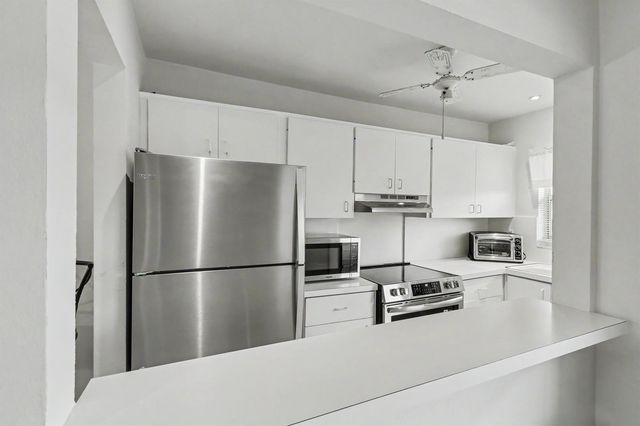 5300 Washington Street E208, Hollywood, FL 33021
