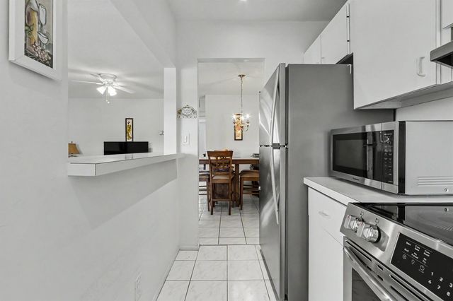 5300 Washington Street E208, Hollywood, FL 33021