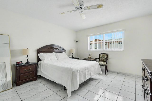 5300 Washington Street E208, Hollywood, FL 33021