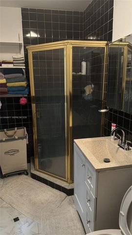 9890 Santos Dr, Cutler Bay, FL 33189