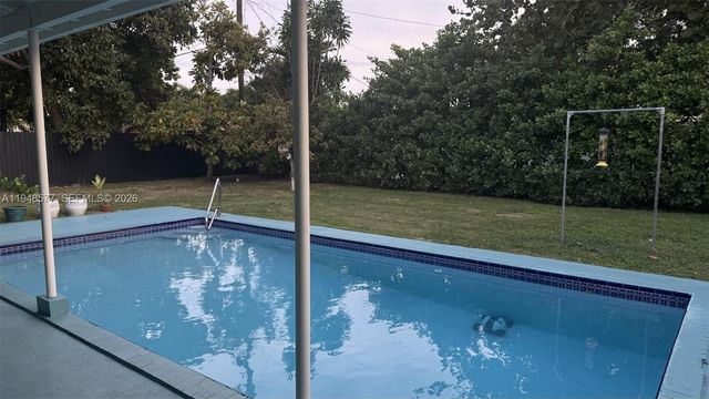 9890 Santos Dr, Cutler Bay, FL 33189