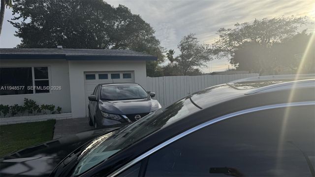 9890 Santos Dr, Cutler Bay, FL 33189