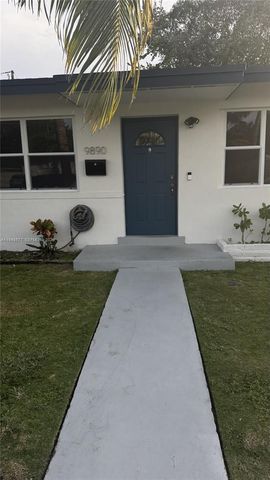 9890 Santos Dr, Cutler Bay, FL 33189